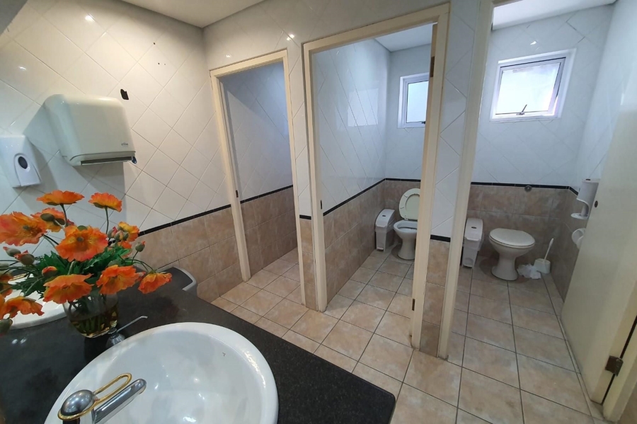 To Let commercial Property for Rent in Newton Park Eastern Cape